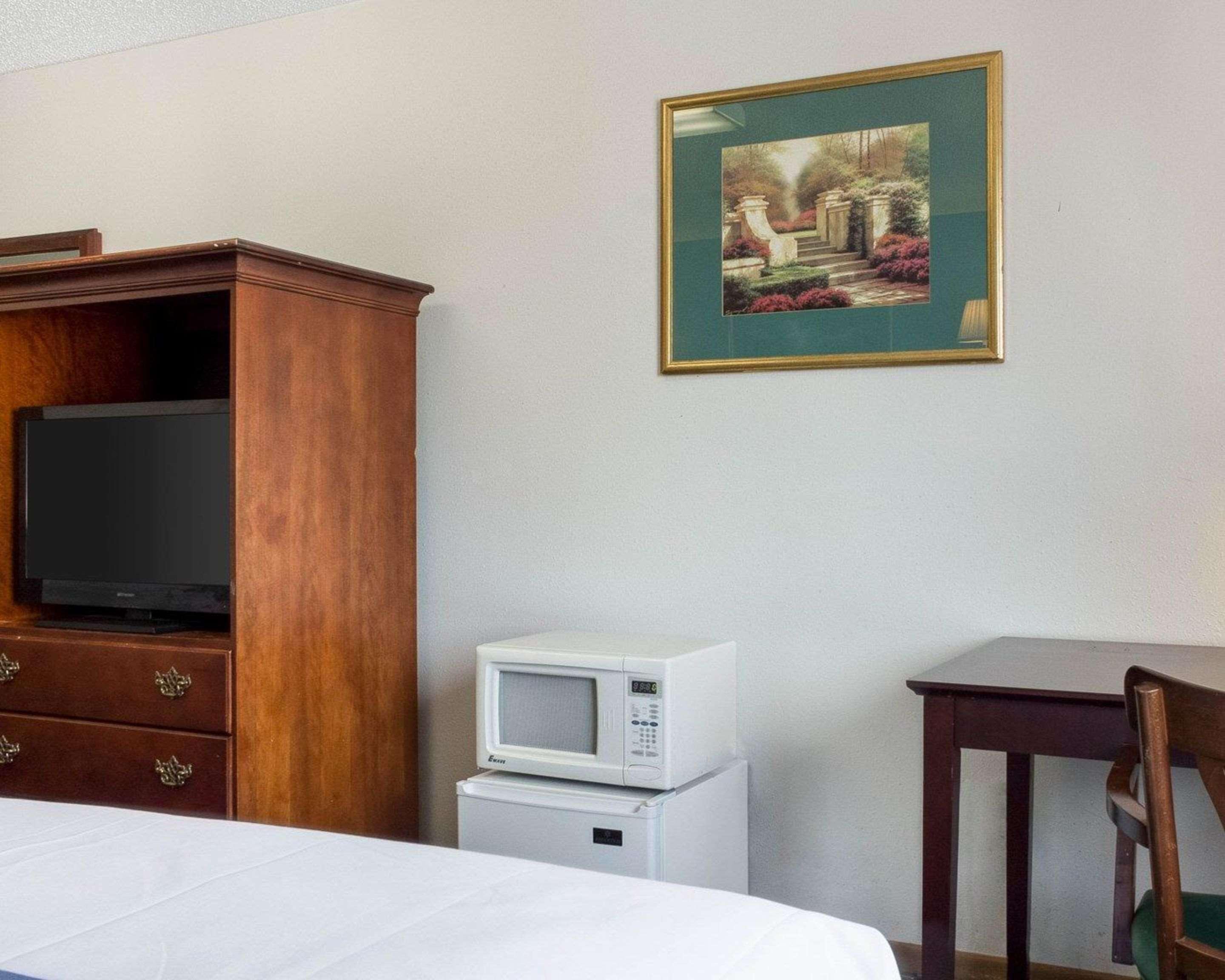 Rodeway Inn West Fargo Экстерьер фото