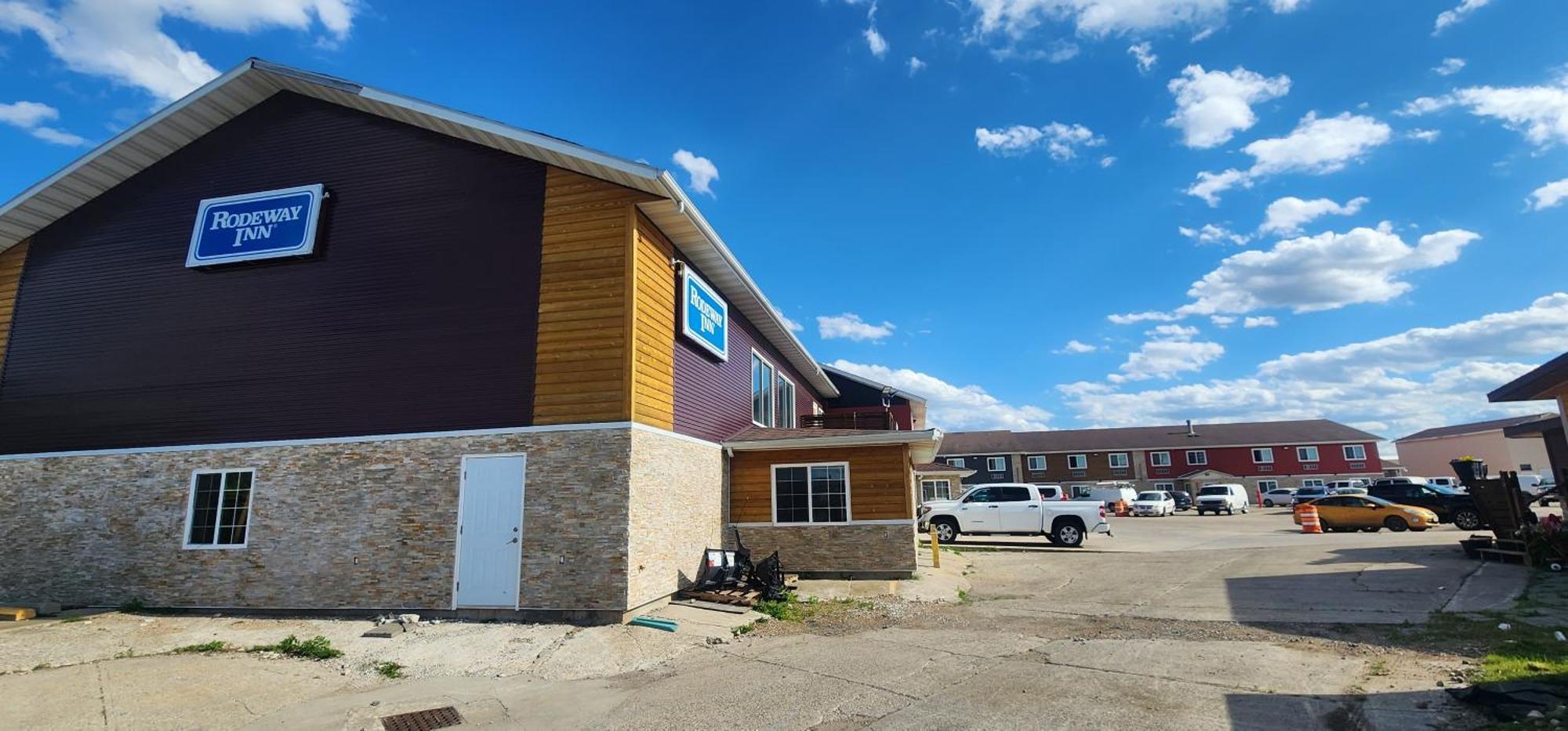 Rodeway Inn West Fargo Экстерьер фото