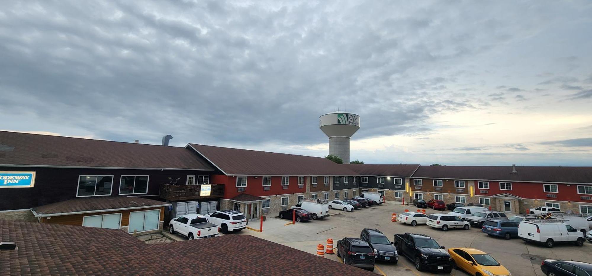 Rodeway Inn West Fargo Экстерьер фото