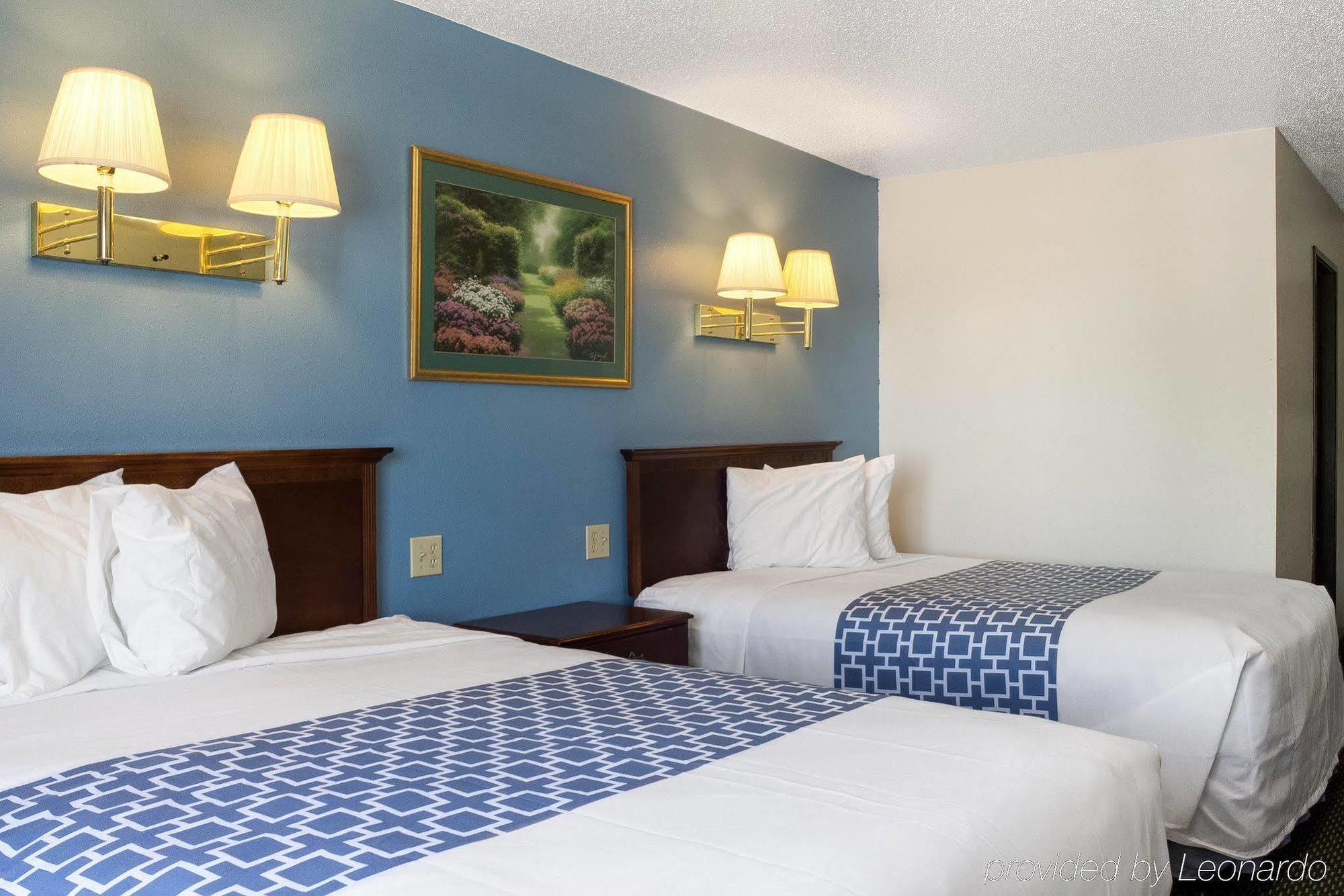 Rodeway Inn West Fargo Экстерьер фото