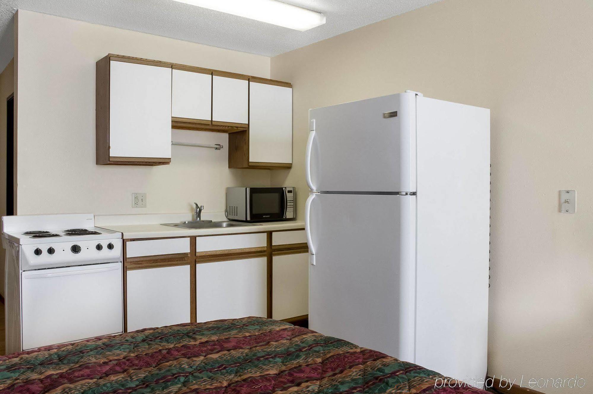 Rodeway Inn West Fargo Экстерьер фото